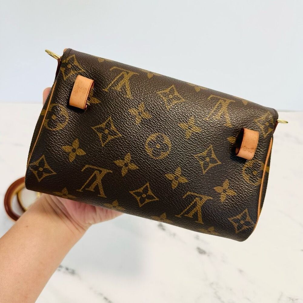 Louis Vuitton Friendly Pochette - Picture 8 of 13